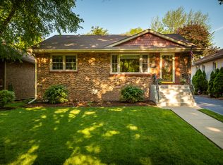 310 N Geneva Ave, Elmhurst, IL 60126