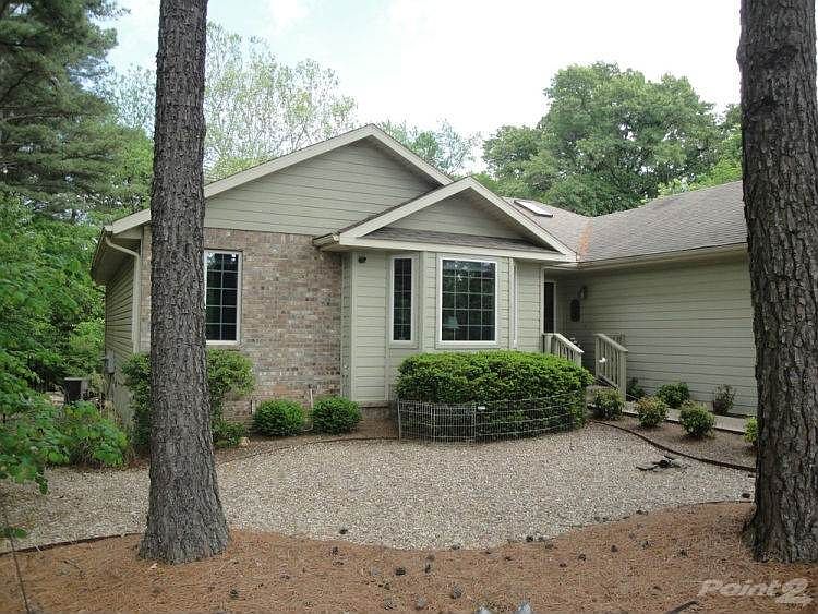 1st image of 15 Crosshill Dr
