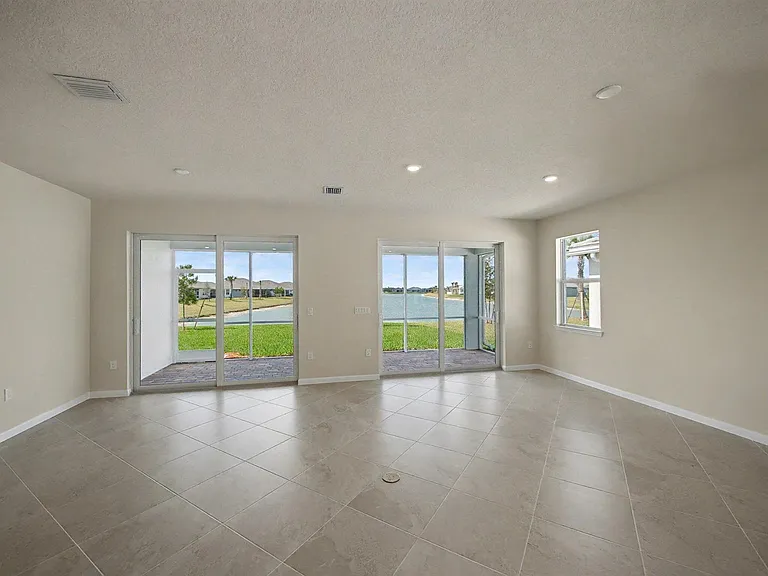 14172 SW Incarnadine Ln — Photo 6