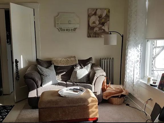 5th image of 2861 N Milwaukee Ave #225