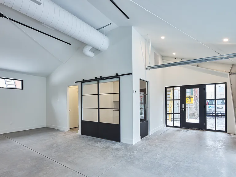 329 Catherine St — Photo 4