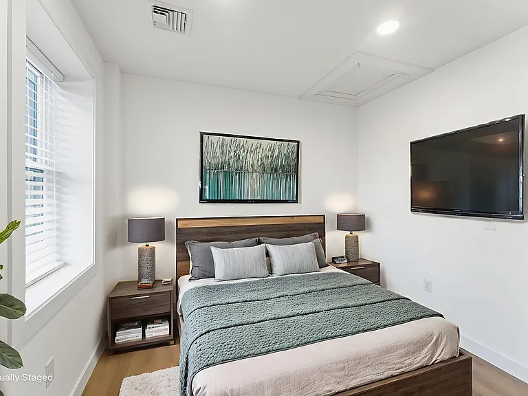 210 Weeden St #9 — Photo 22