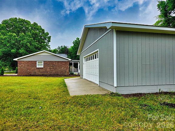 4th image of 158 W Meadowview Dr
