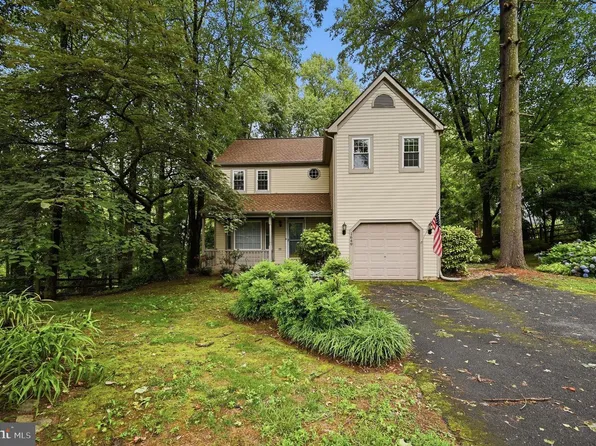 1649 Bennington Hollow Ln, Reston, VA 20194