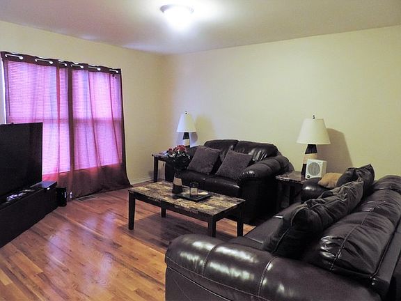 3rd image of 4749 S Wolcott Ave