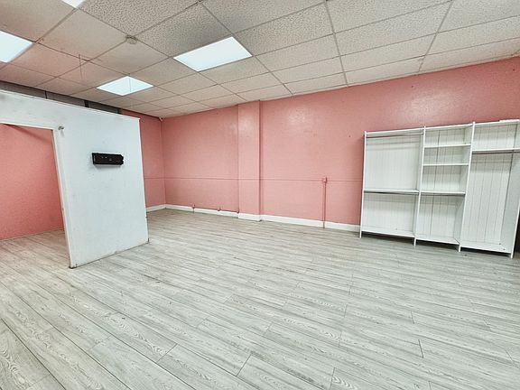2nd image of 5615 22nd Ave