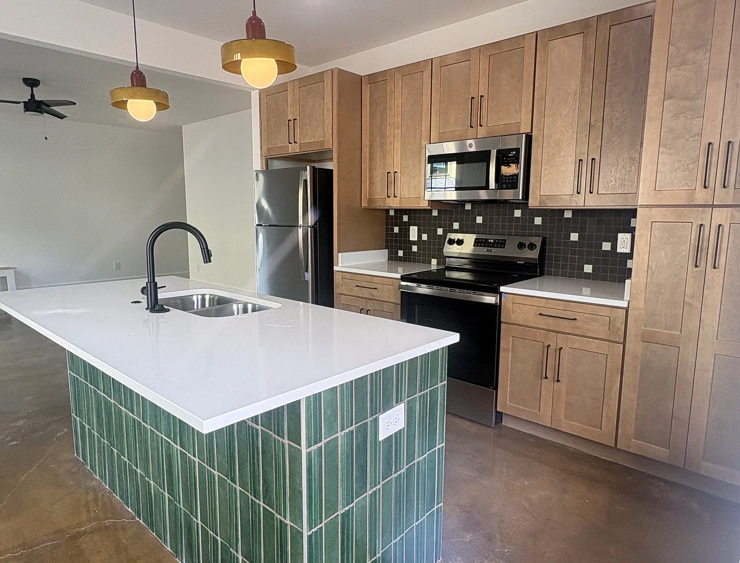 4 bed, 1560 sqft, $3,125 — Photo 4