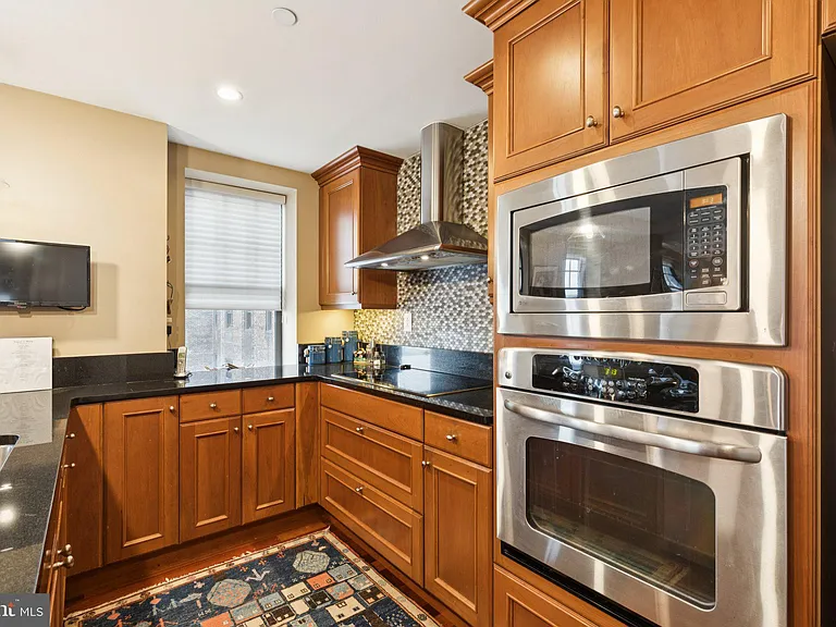 1701 Locust St #15-1704 — Photo 8