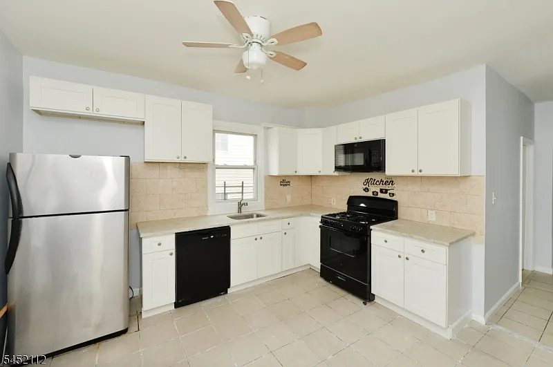 3 bed, 1.0 bath, $2,100 — Photo 4