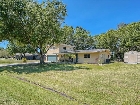 3rd image of 647 W Lake Dr