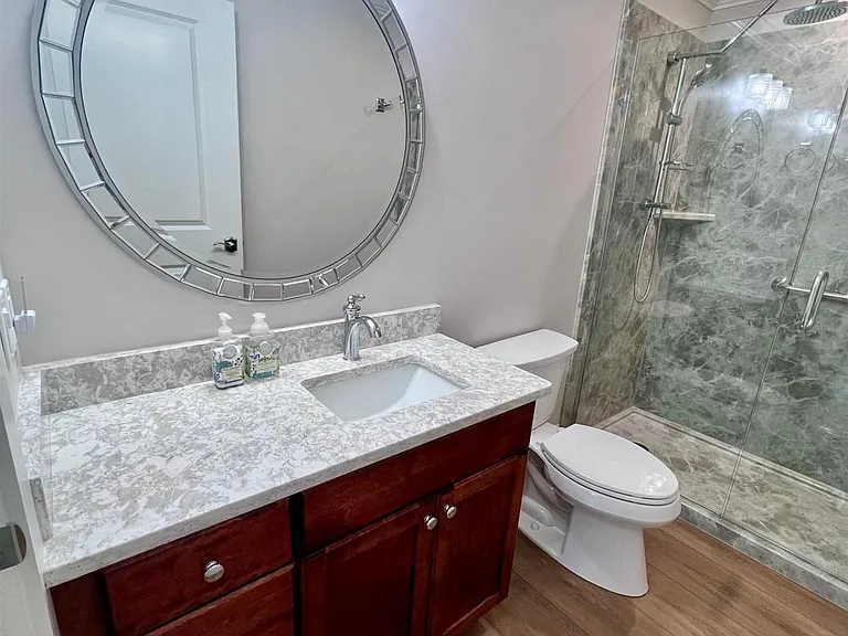 1040 Creekside #D — Photo 32