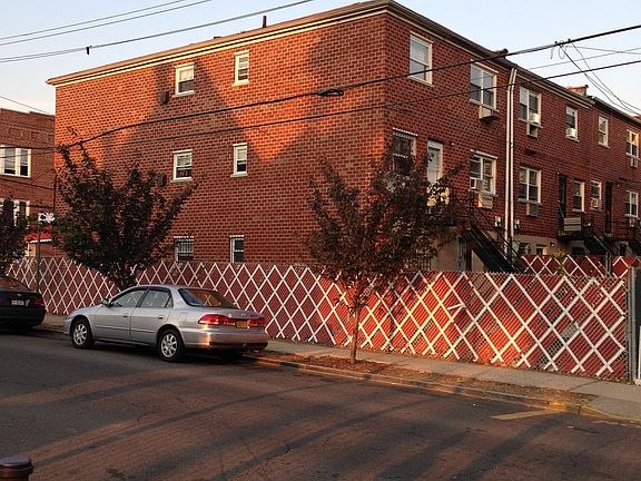 4th image of 658 E 216th St