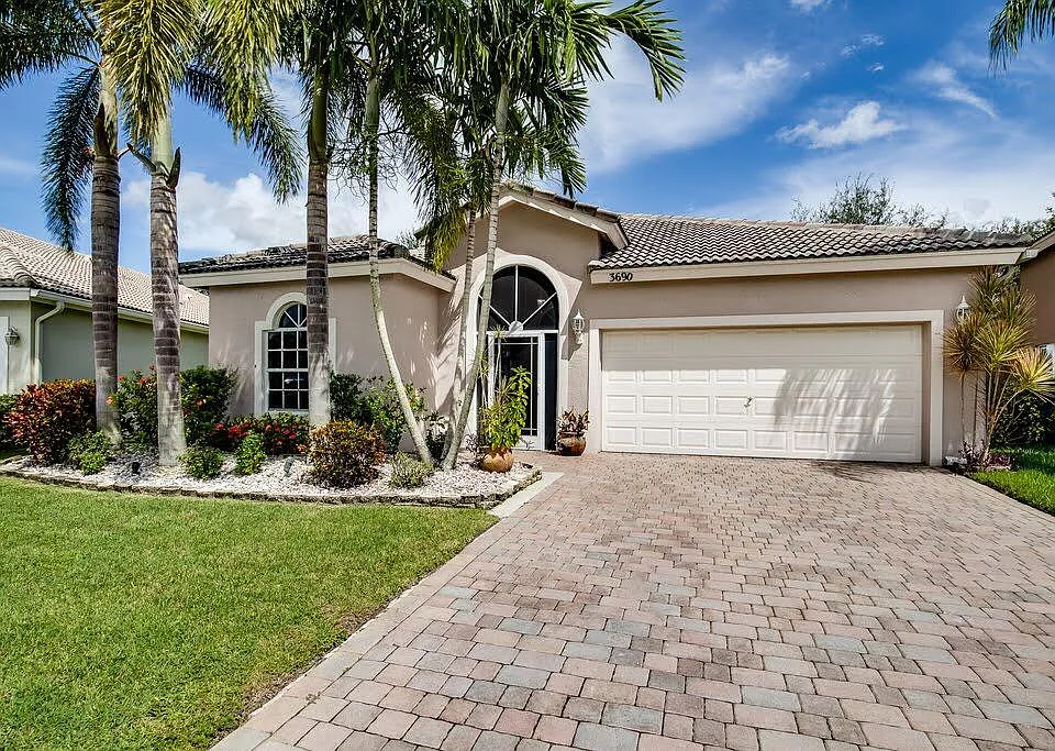 3690 Old Lighthouse Cir