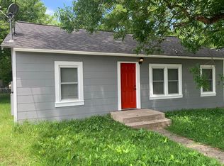 916 Avenue M, Huntsville, TX 77320