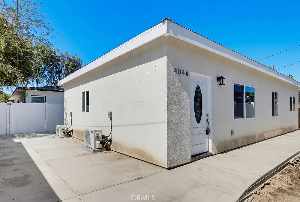 2 bed, 972 sqft, $3,500 — Photo 1