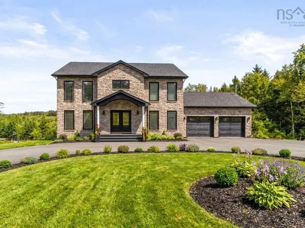 382 Galloway Dr, Halifax, NS B4G 0C5