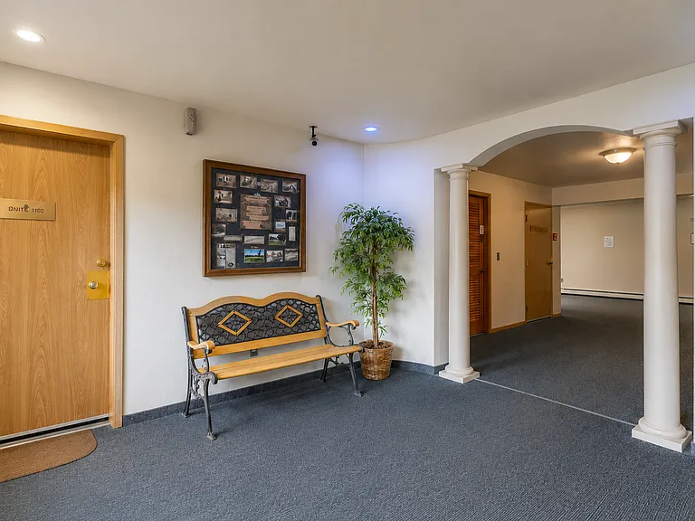 Lakefront Apartments for Rent in North Pole, AK | Beaver Lake Apartments — Photo 8