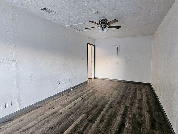 4th image of 4904 Beacon Ct