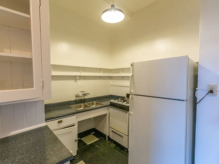 The Gentry Apartments — Photo 29