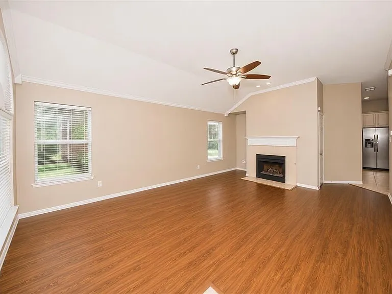 3904 Granby Ln — Photo 5