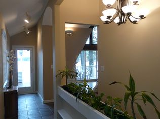 12 Daydream Ln, Andover, NJ 07821