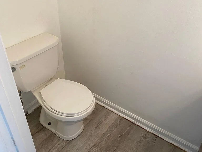 1st floor half bathroom