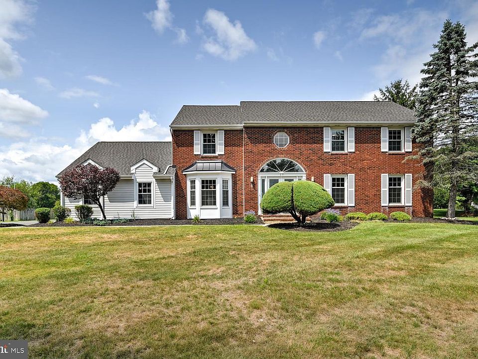 1st image of 17 Findley Ln