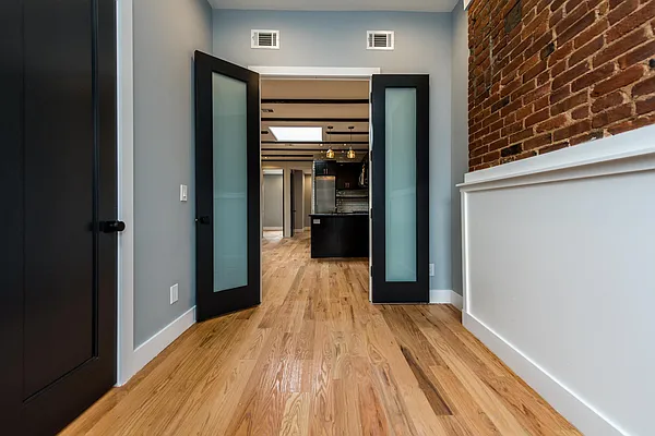 Rented by Nooklyn NYC LLC | media 66