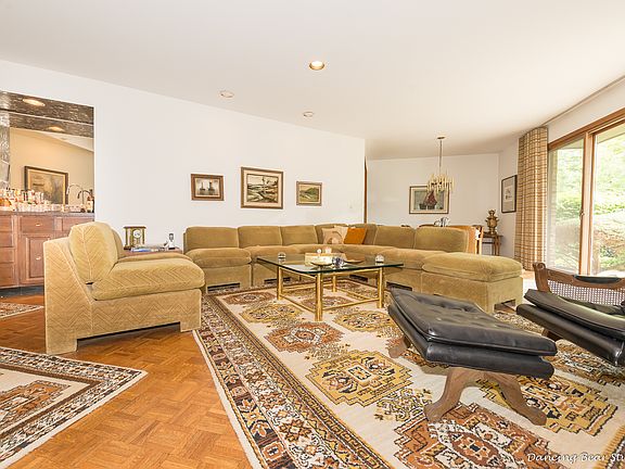 5th image of 5207 Farwell Ave