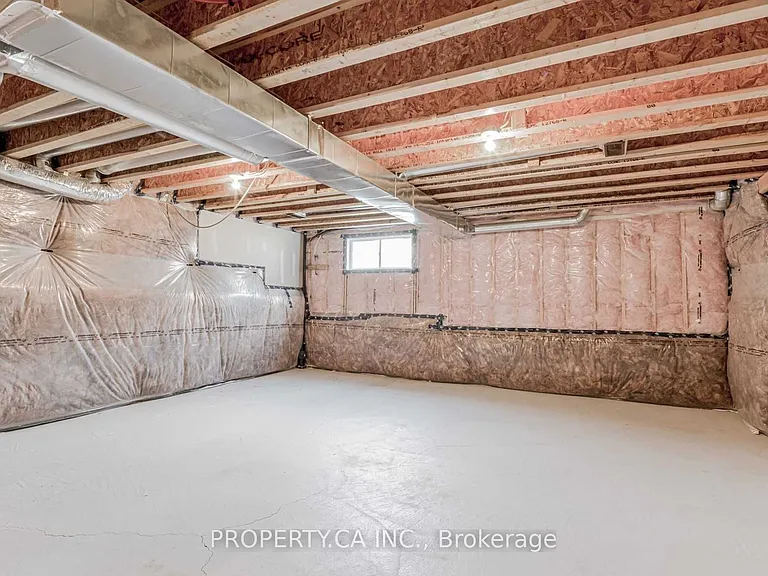 1277 Peelar Cres — Photo 24
