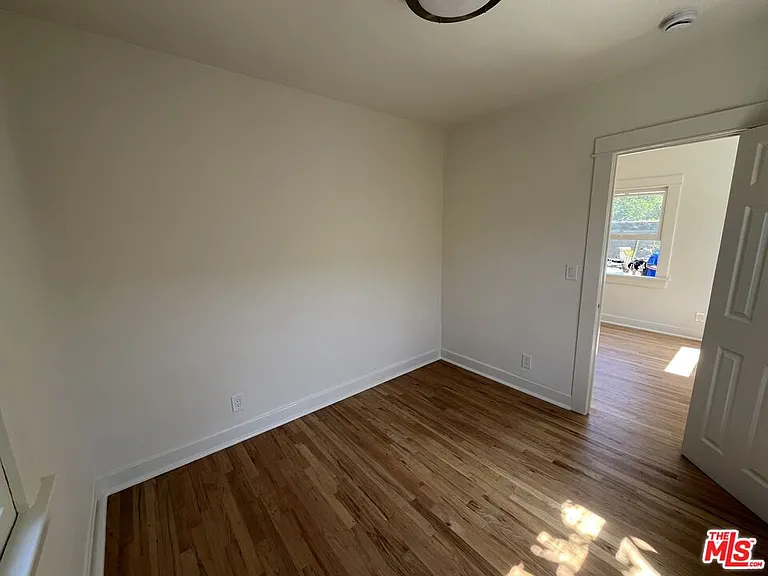 424 N Venice Blvd #B — Photo 10