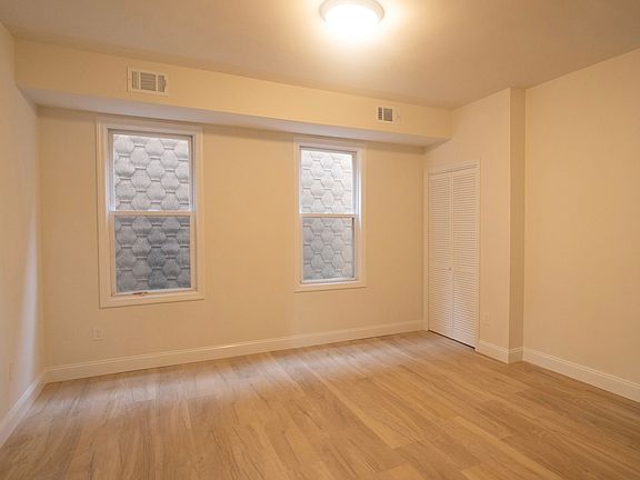 4th image of 219 6th Ave W APT 1