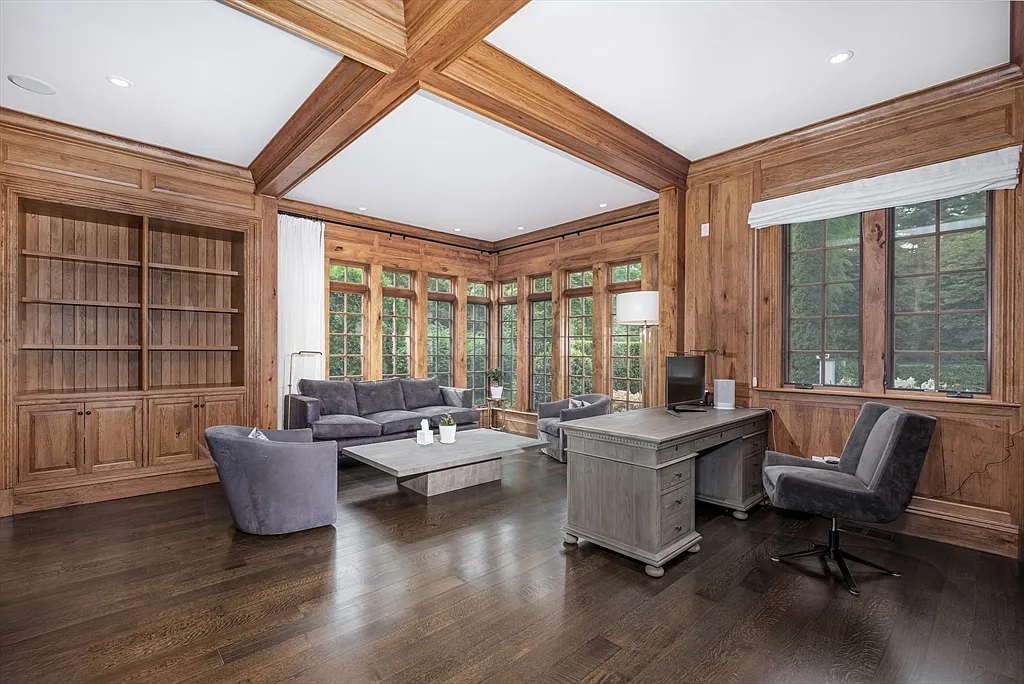 6 bed, 10.0 bath, 10116 sqft, $60,000 — Photo 4