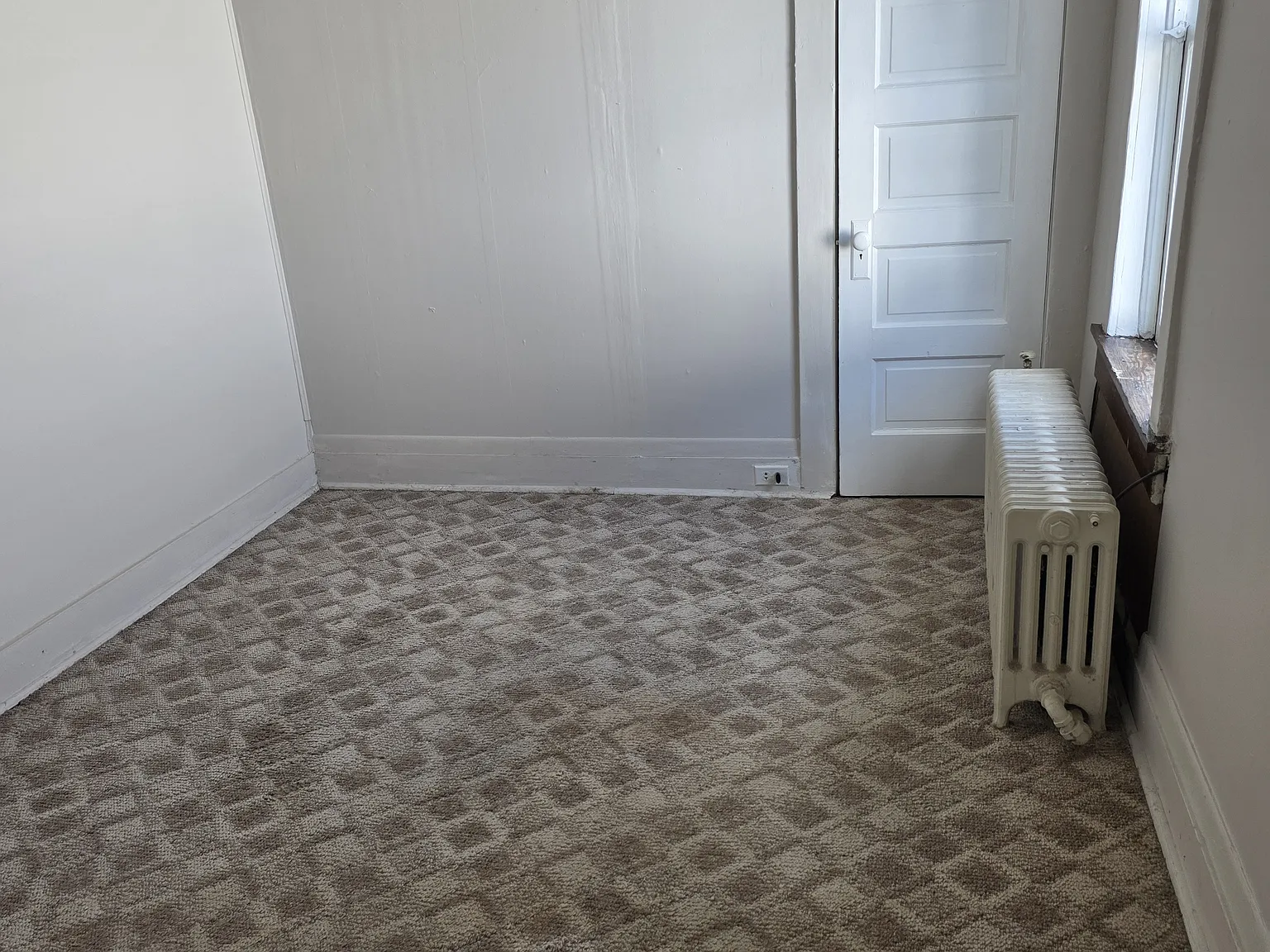2 bed, $900 — Photo 3