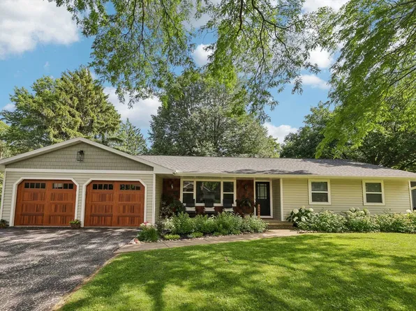 3489 Dell Dr, Madison, WI 53718