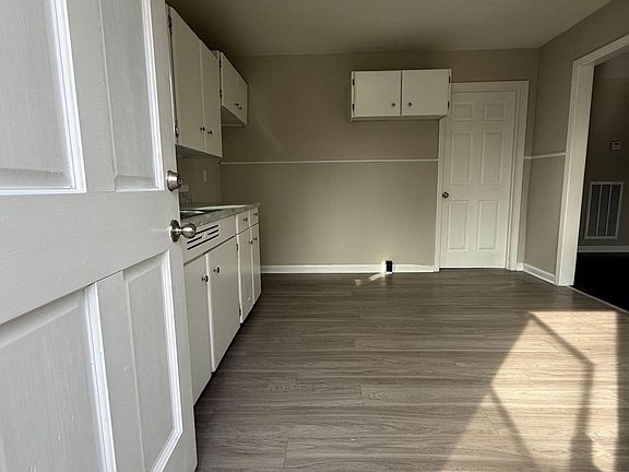 3rd image of 2211 Larimore Dr