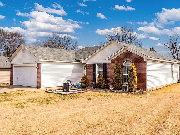 3rd image of 44 Meadow Ridge Loop