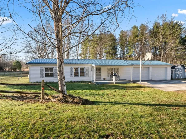 6929 Hillcrest Rd, Saint Louisville, OH 43071