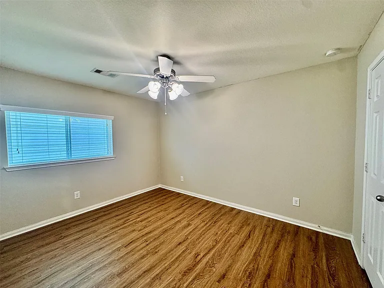 2303 Corry Crest Cir — Photo 19
