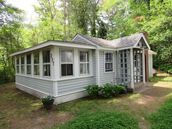 207 Bartlett Road, Manomet, MA 02360
