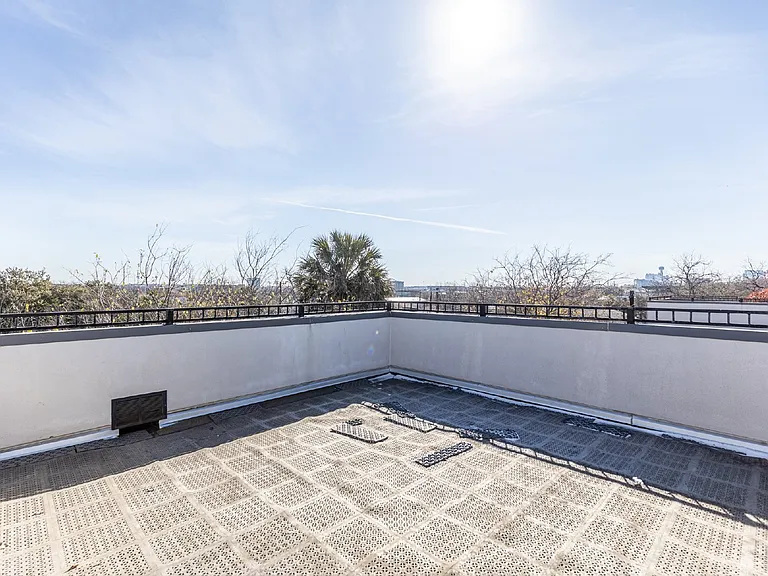 130 Rose Ln #202 — Photo 41