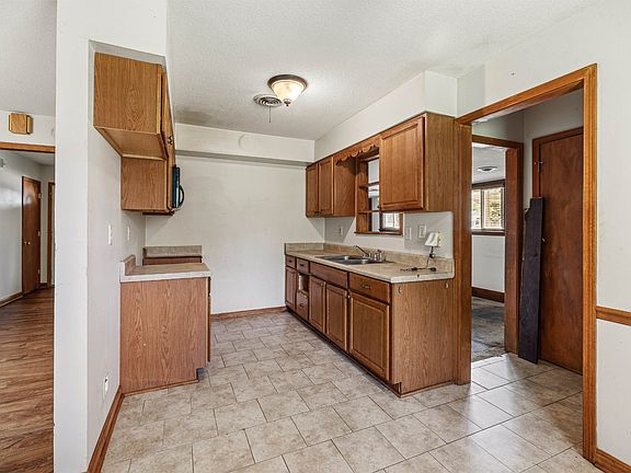 3rd image of 7751 Tecumseh St