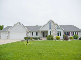 98 W Rue Dijon, Columbia City, IN 46725