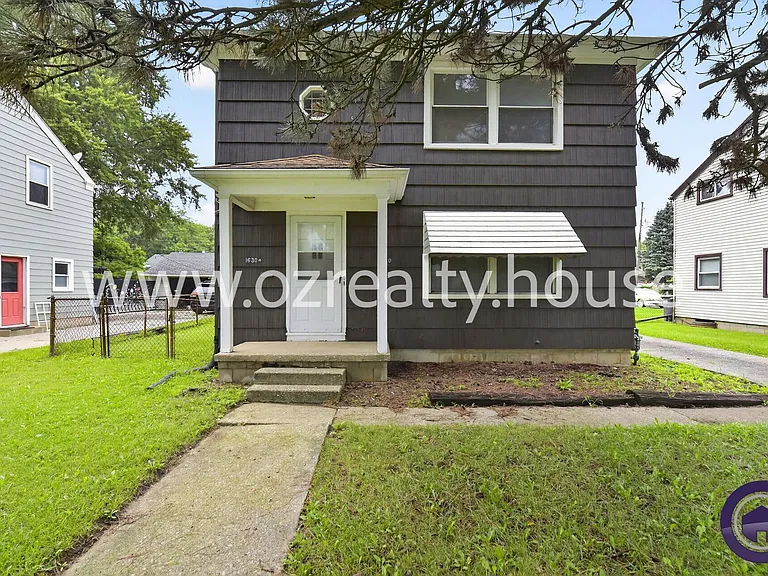 1630 Eleanor Ave — Photo 2
