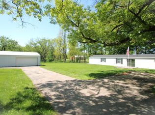 8761 Elevator Rd, Roscoe, IL 61073