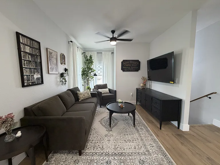 113 E Mistletoe Ave #1102 — Photo 9