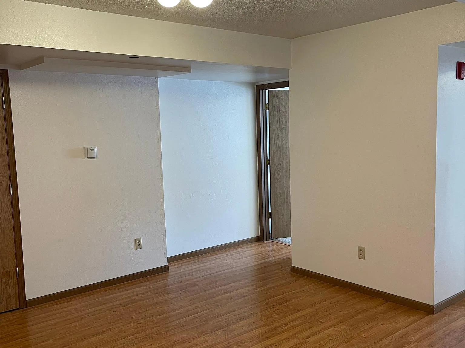 4 bed, 1258 sqft, $2,895 — Photo 4