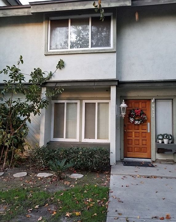 1st image of 9632 Karmont Ave