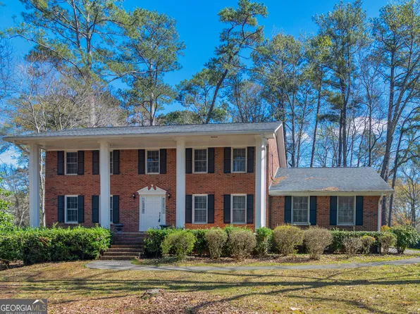 8662 N Shore Dr, Jonesboro, GA 30236