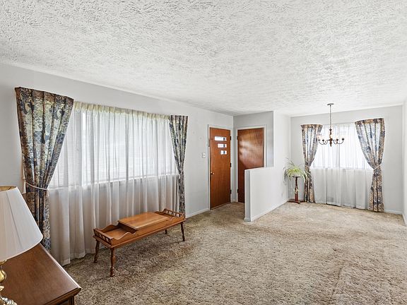 5th image of 519 Dobbin Dr